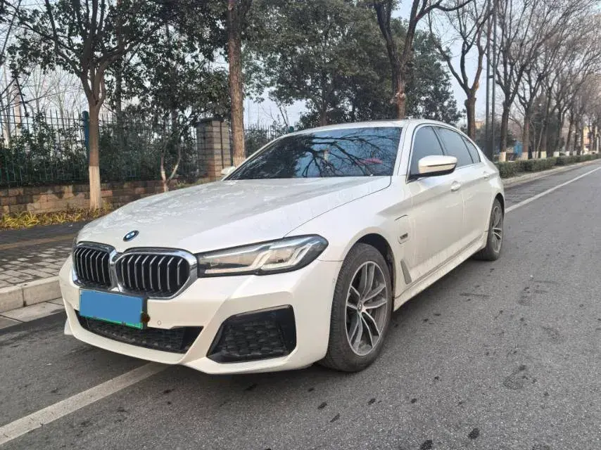 2022 BMW 5 Series 2.0T 184HP L4 8AT PHEV 17.7KWH