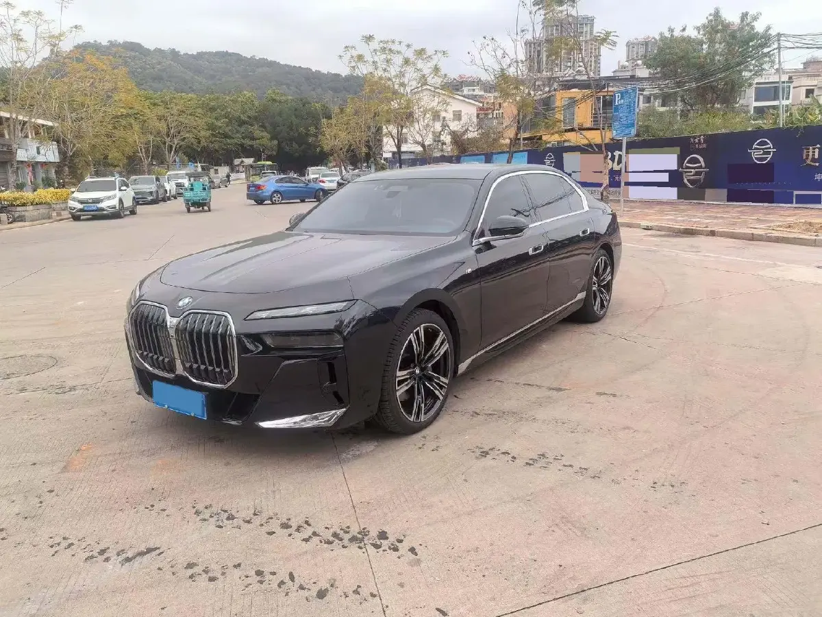 2023 BMW 7 Series 3.0T 381HP L6 8AT