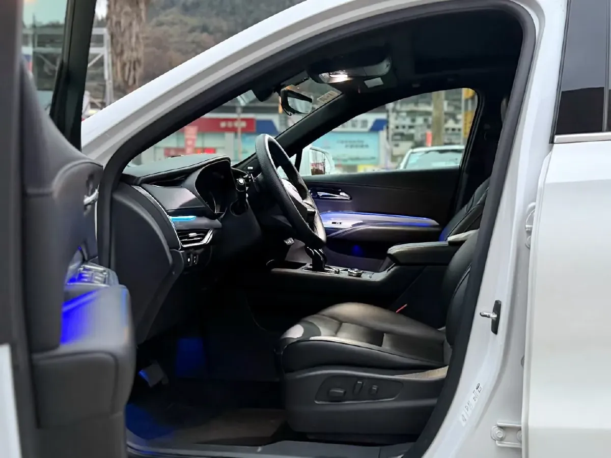 2020 Cadillac XT4 2.0T 241HP L4 9AT,autocango,china used car exporter,china ev exporter,chinese used car exporter,chinese used ev exporter