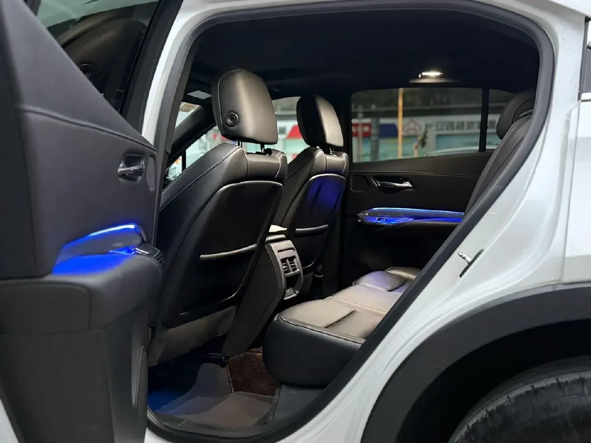 2020 Cadillac XT4 2.0T 241HP L4 9AT,autocango,china used car exporter,china ev exporter,chinese used car exporter,chinese used ev exporter