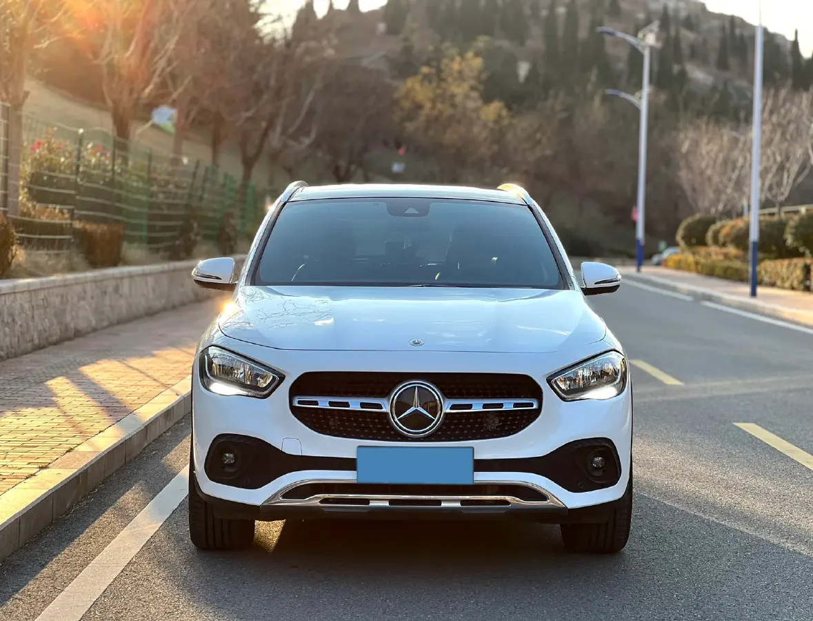 2022 Mercedes-Benz GLA Class 1.3T 136HP L4 7DCT,autocango,china used car exporter,china ev exporter,chinese used car exporter,chinese used ev exporter
