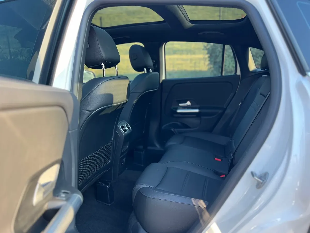 2022 Mercedes-Benz GLA Class 1.3T 136HP L4 7DCT,autocango,china used car exporter,china ev exporter,chinese used car exporter,chinese used ev exporter