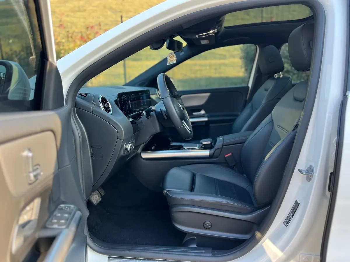 2022 Mercedes-Benz GLA Class 1.3T 136HP L4 7DCT,autocango,china used car exporter,china ev exporter,chinese used car exporter,chinese used ev exporter