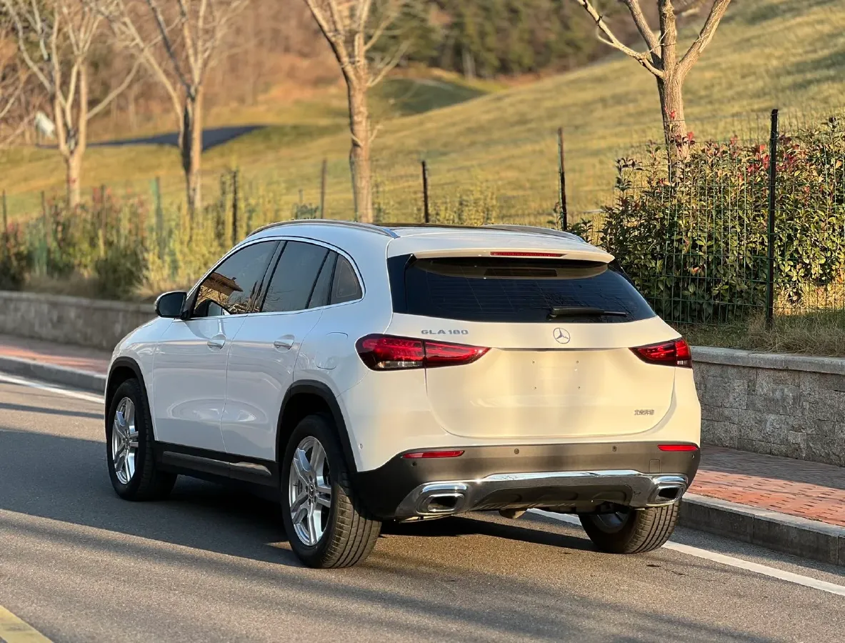2022 Mercedes-Benz GLA Class 1.3T 136HP L4 7DCT,autocango,china used car exporter,china ev exporter,chinese used car exporter,chinese used ev exporter
