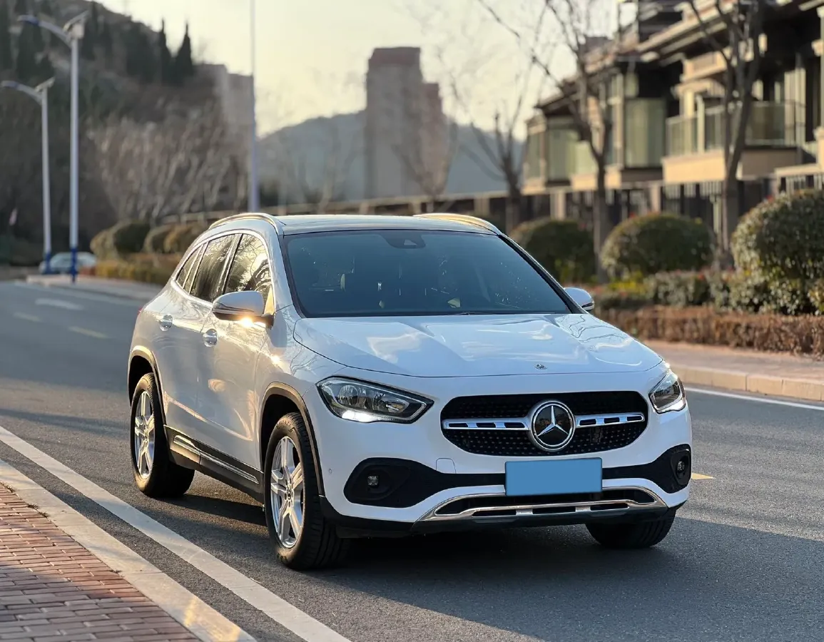 2022 Mercedes-Benz GLA Class 1.3T 136HP L4 7DCT,autocango,china used car exporter,china ev exporter,chinese used car exporter,chinese used ev exporter