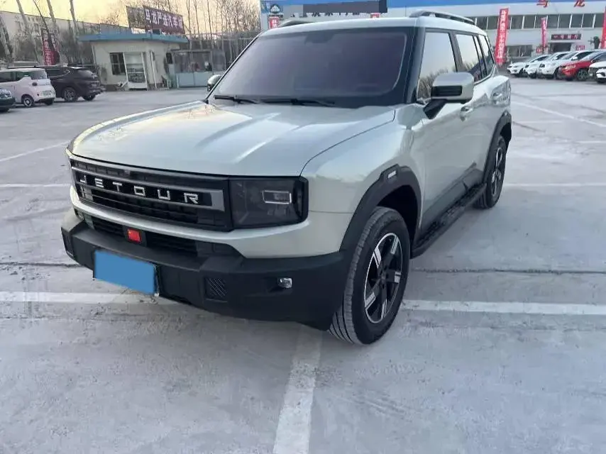 2025 Jetour DASHING 1.5T 184HP L4 7DCT