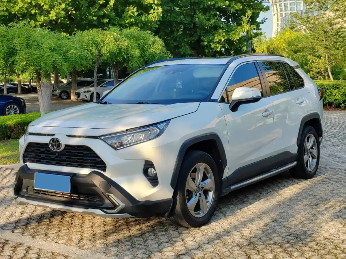 2020 Toyota RAV4 2.0L 171HP L4 CVT