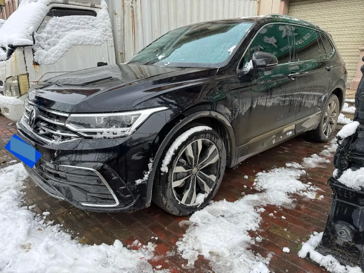 2025 Volkswagen Tiguan L 2.0T 186HP L4 7DCT