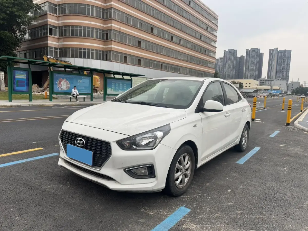 2017 Hyundai Reina 1.4L 95HP L4 5MT