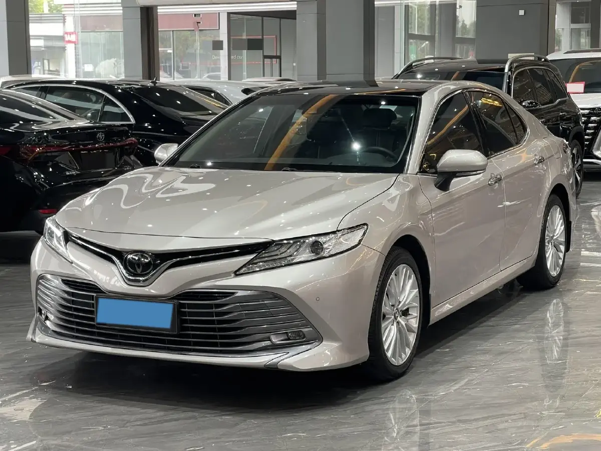 2019 Toyota Camry 2.5L 209HP L4 8AT