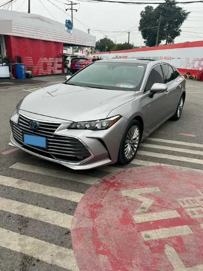 2019 Toyota Avalon 2.5L 178HP L4 E-CVT Hybrid