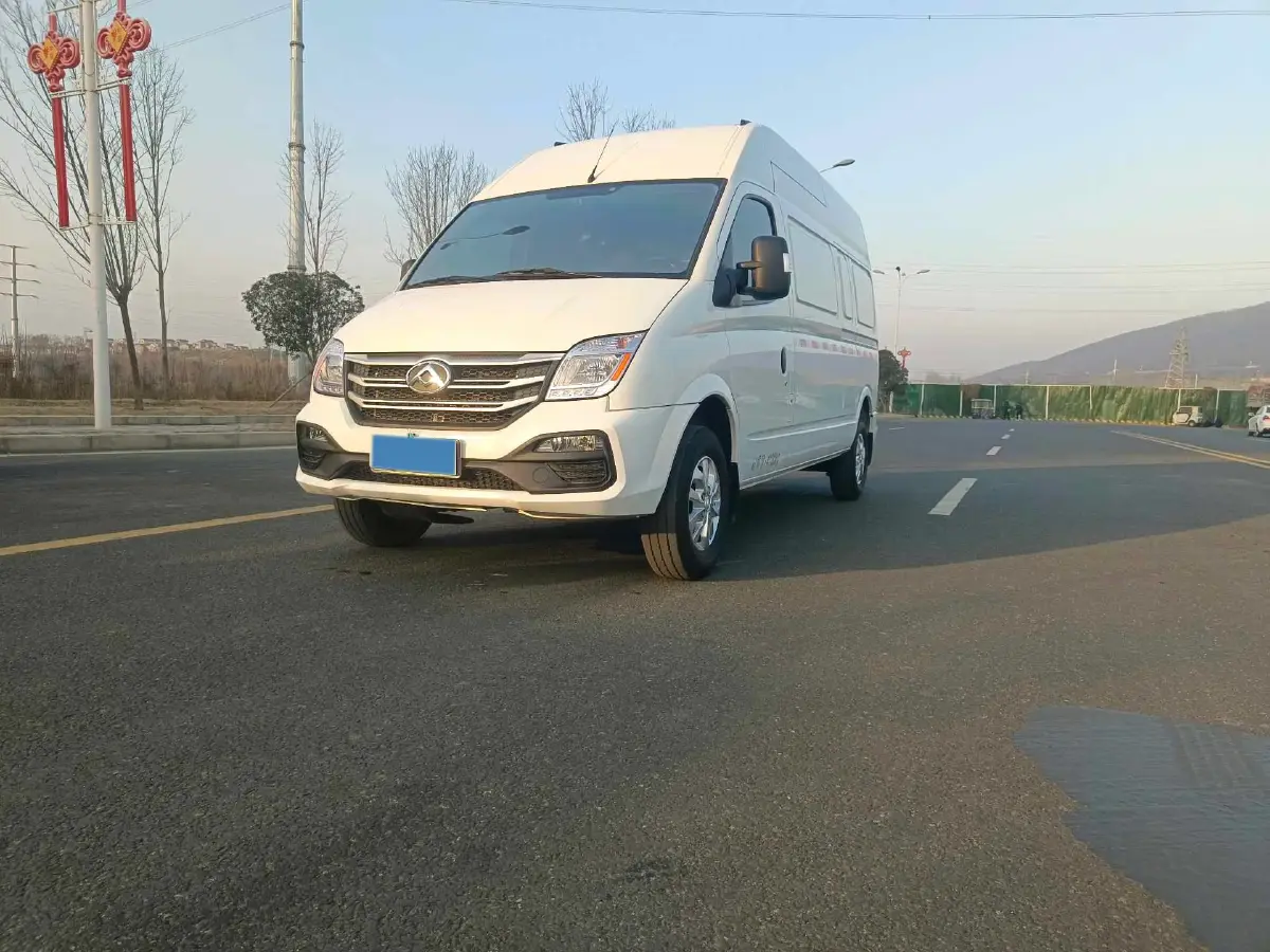 2024 MAXUS XinTu V80 2.0T 147HP L4 6SMG