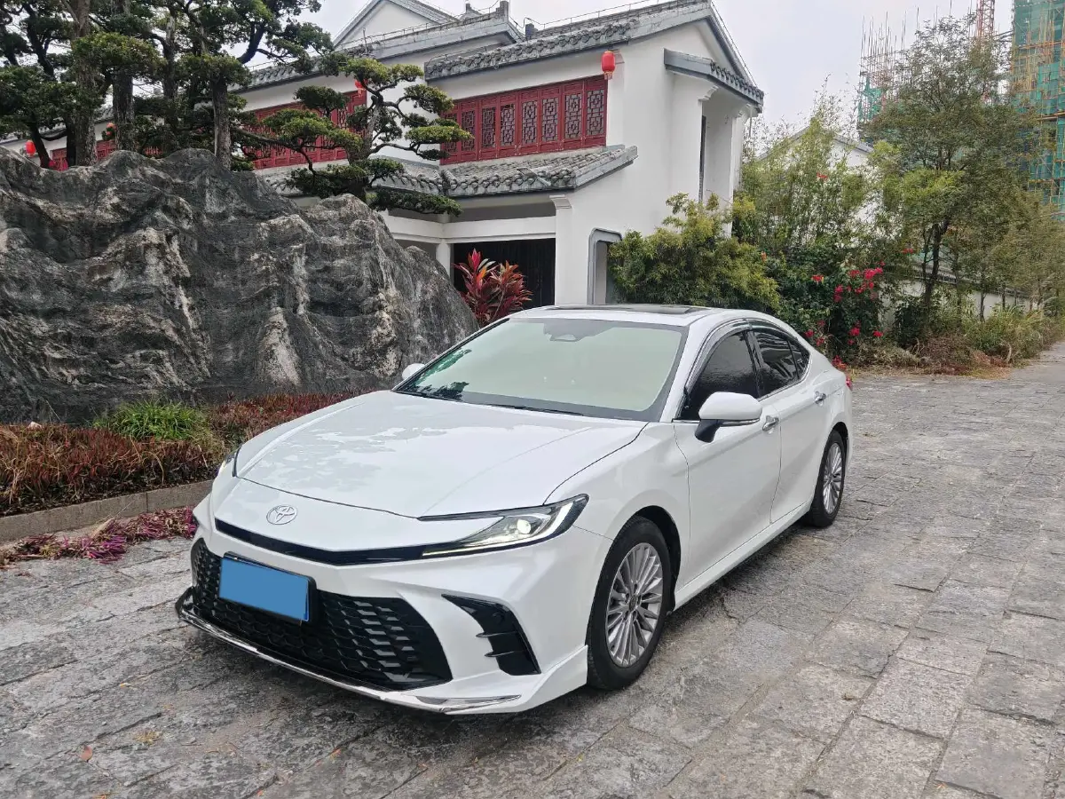 2024 Toyota Camry 2.0L 173HP L4 CVT