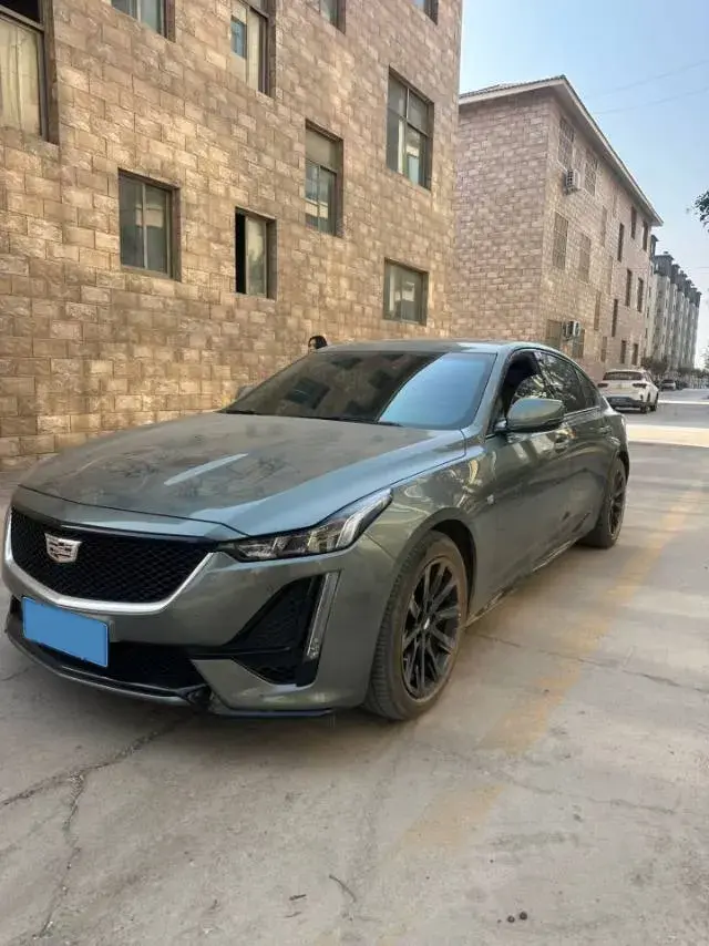 2023 Cadillac CT5 2.0T 237HP L4 10AT