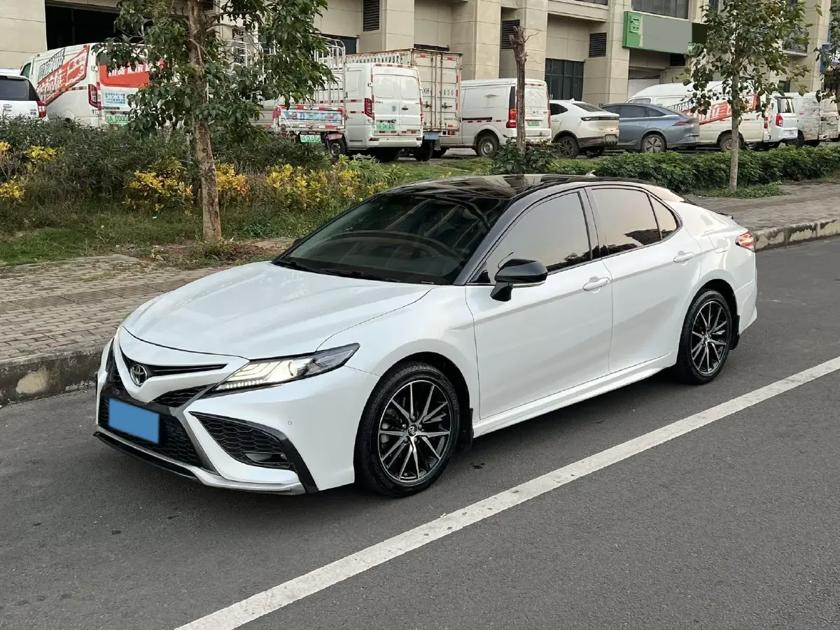 2021 Toyota Camry 2.5L 209HP L4 8AT