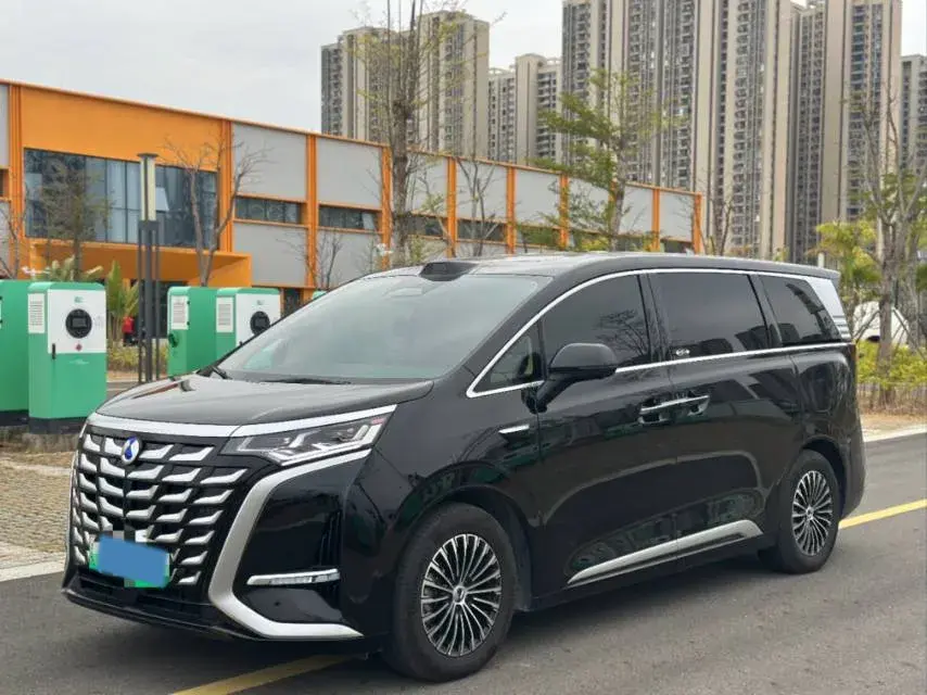 2025 Denza D9 1.5T 156HP L4 E-CVT PHEV 40KWH