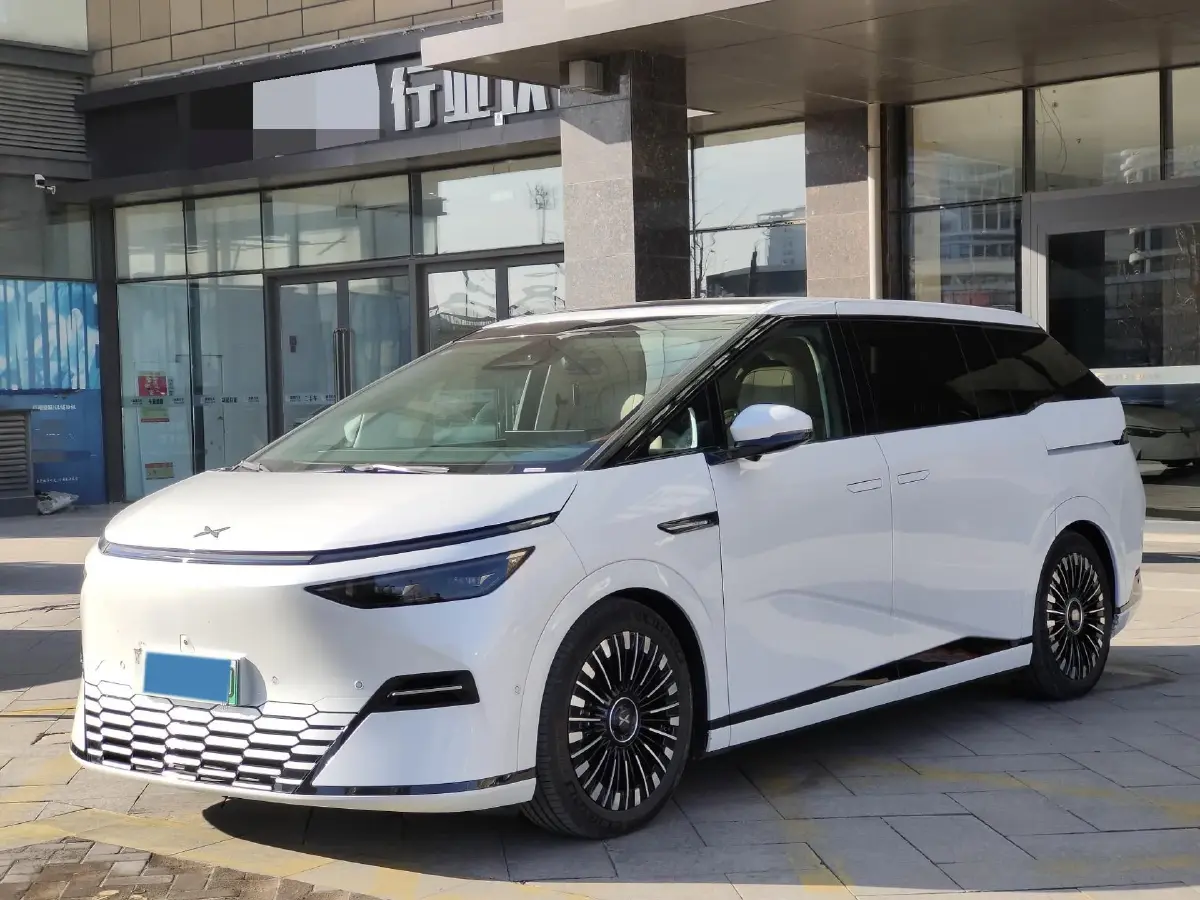2025 Xpeng X9 BEV