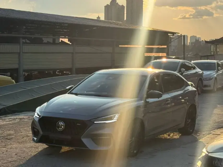 2020 HongQi H5 1.8T 197HP L4 6AT