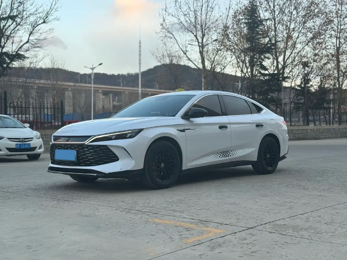 2024 BYD QinL 1.5L 101HP L4 E-CVT PHEV 15.87KWH