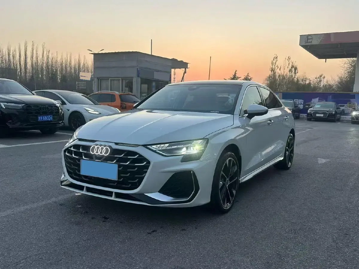 2025 Audi A3 1.5T 160HP L4 7DCT