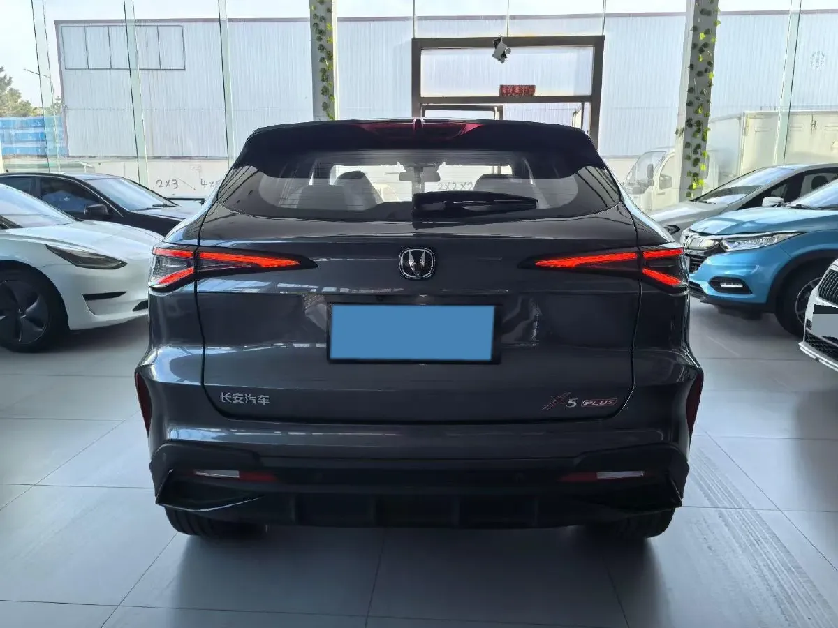 2024 ChangAn X5 PLUS 1.5T 188HP L4 7DCT,autocango,china used car exporter,china ev exporter,chinese used car exporter,chinese used ev exporter