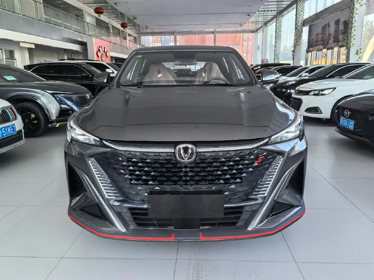 2024 ChangAn X5 PLUS 1.5T 188HP L4 7DCT,autocango,china used car exporter,china ev exporter,chinese used car exporter,chinese used ev exporter