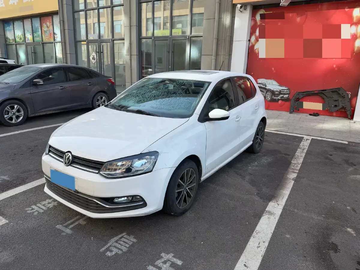 2016 Volkswagen Polo 1.6L 110HP L4 6AT