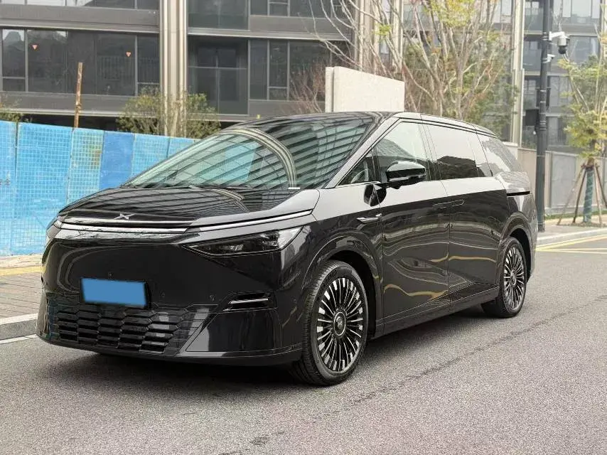 2025 Xpeng X9 BEV