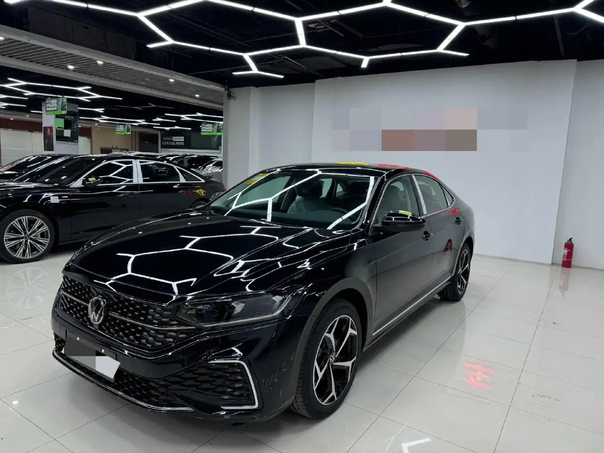 2026 Volkswagen Passat 2.0T 220HP L4 7DCT