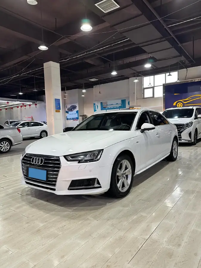 2017 Audi A4L 2.0T 190HP L4 7DCT