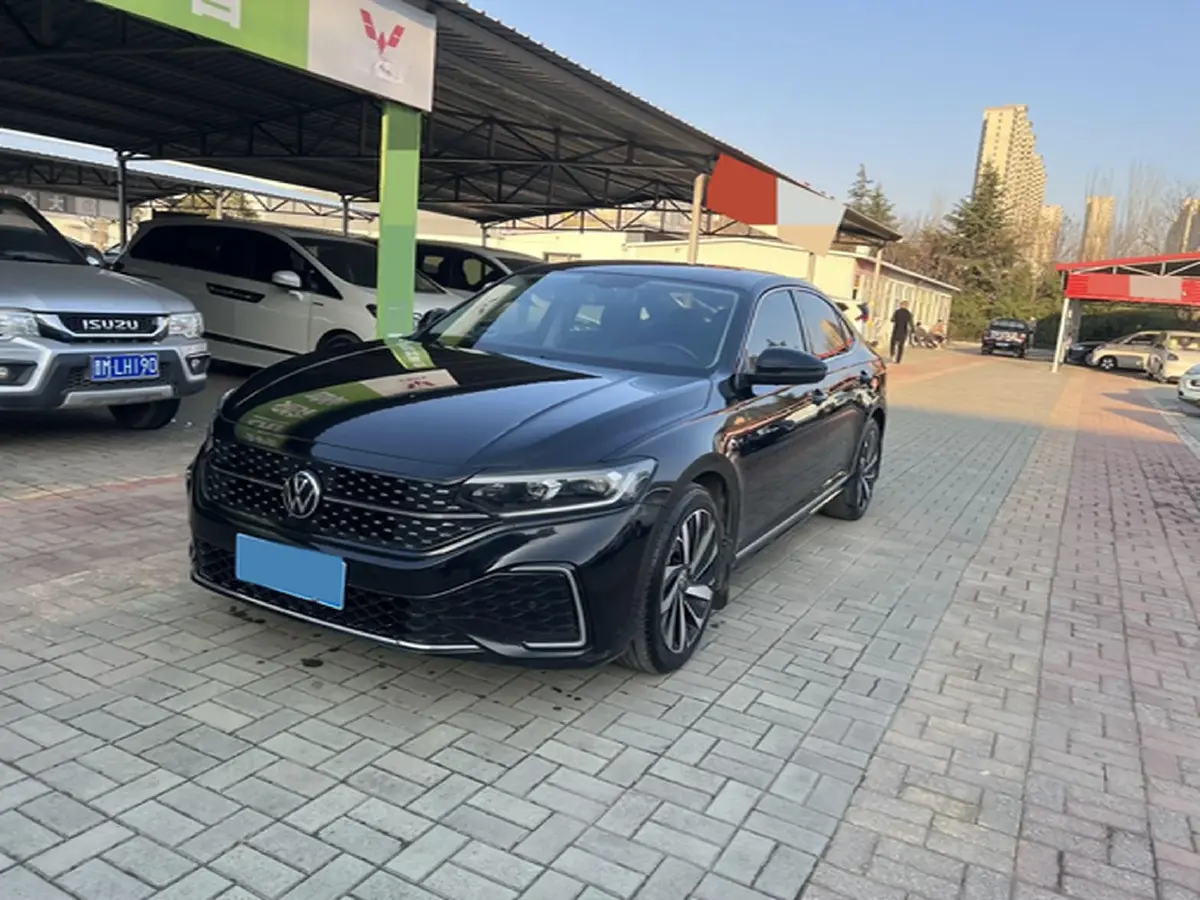 2021 Volkswagen Passat 2.0T 186HP L4 7DCT