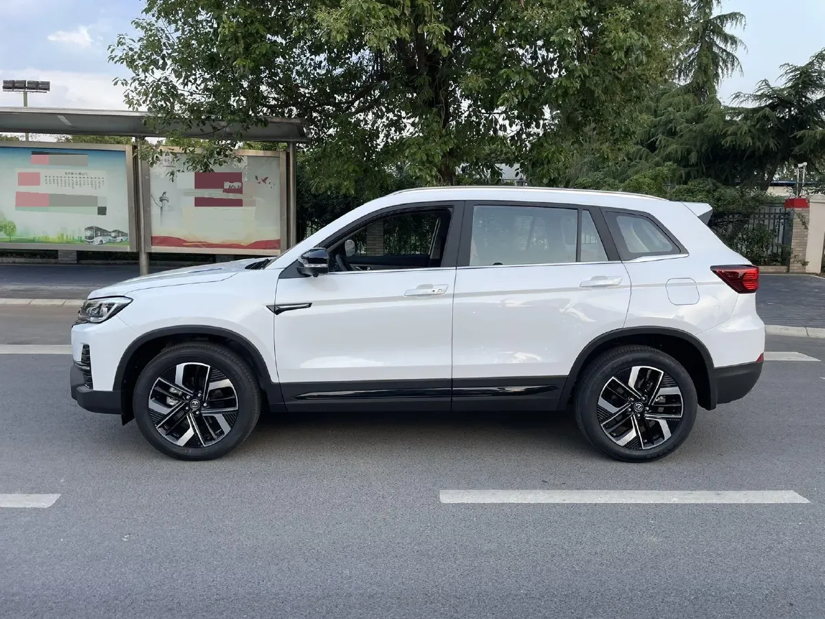 2024 ChangAn CS75 1.5T 188HP L4 7DCT,autocango,china used car exporter,china ev exporter,chinese used car exporter,chinese used ev exporter