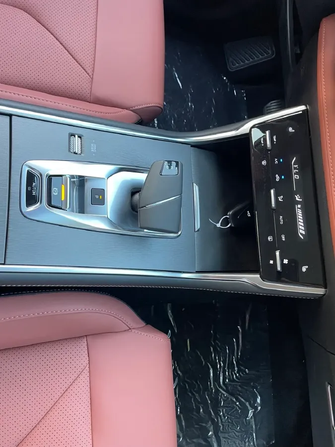 2024 ChangAn CS75 1.5T 188HP L4 7DCT,autocango,china used car exporter,china ev exporter,chinese used car exporter,chinese used ev exporter