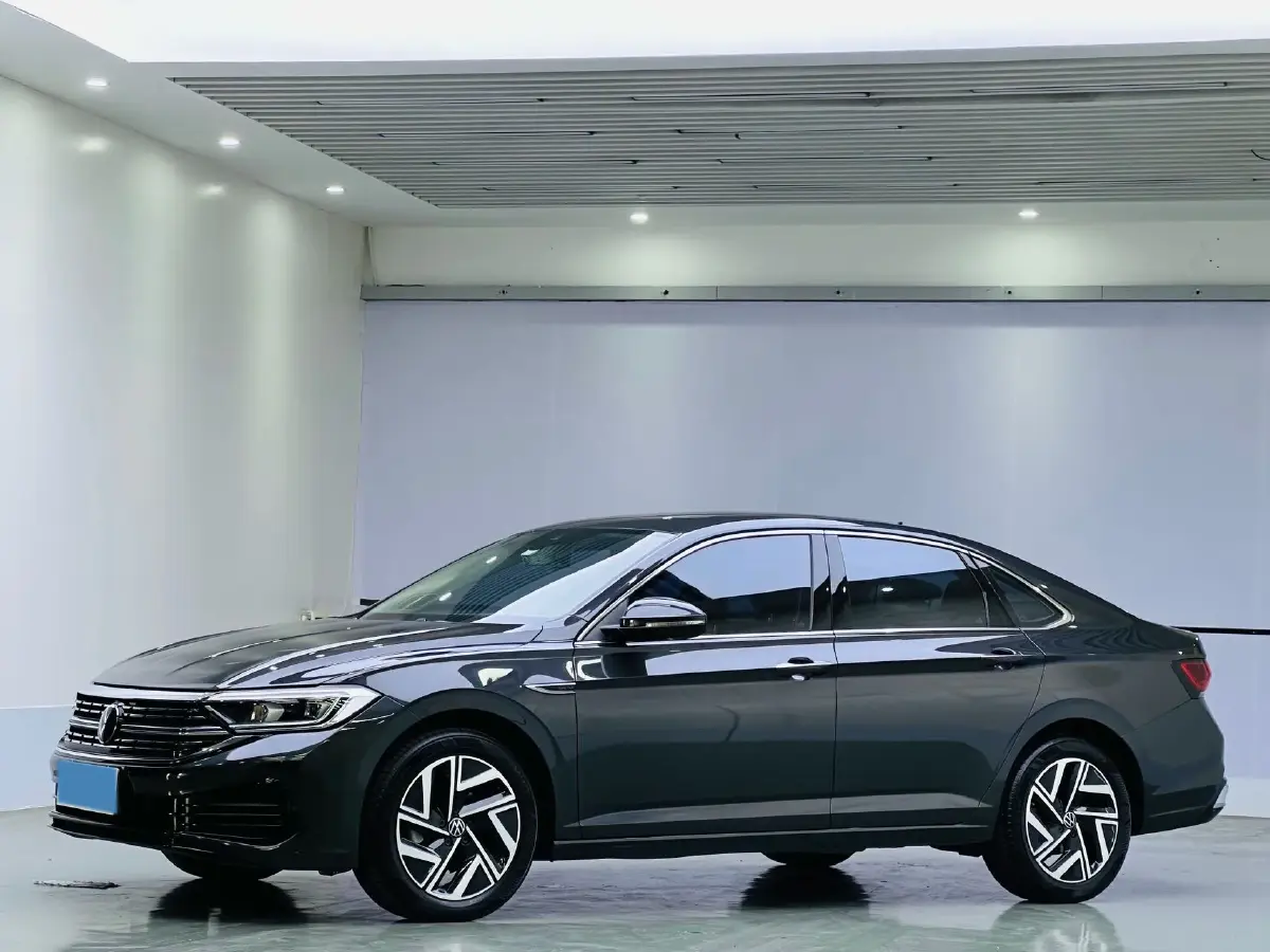 2023 Volkswagen Sagitar 1.5T 160HP L4 7DCT