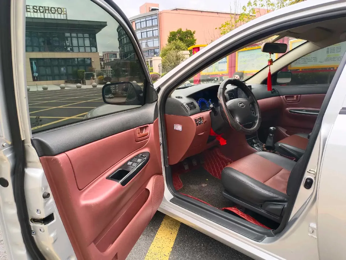 2013 FAW Vita V5 1.5L 102HP L4 5MT,autocango,china used car exporter,china ev exporter,chinese used car exporter,chinese used ev exporter