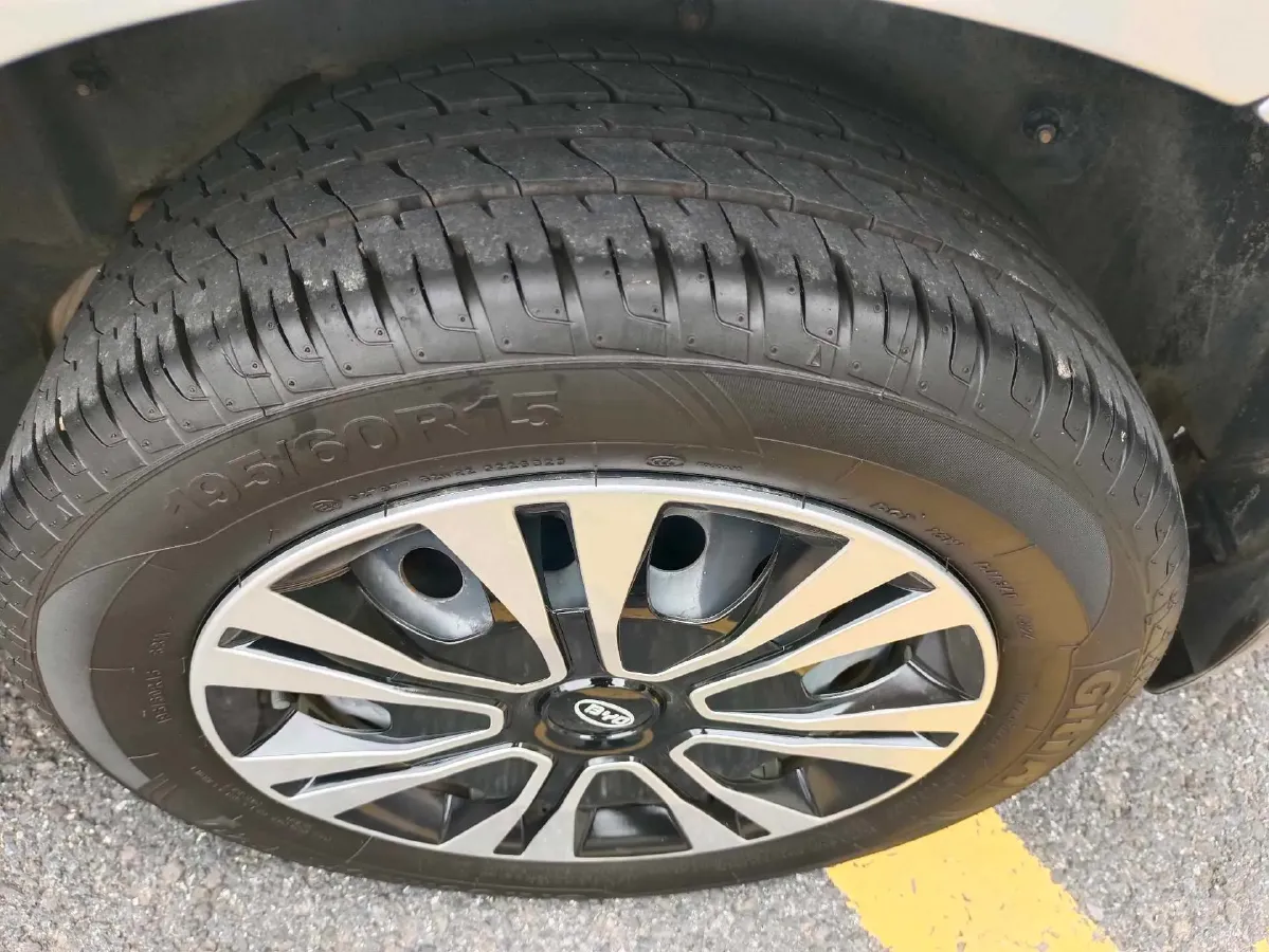 2013 FAW Vita V5 1.5L 102HP L4 5MT,autocango,china used car exporter,china ev exporter,chinese used car exporter,chinese used ev exporter