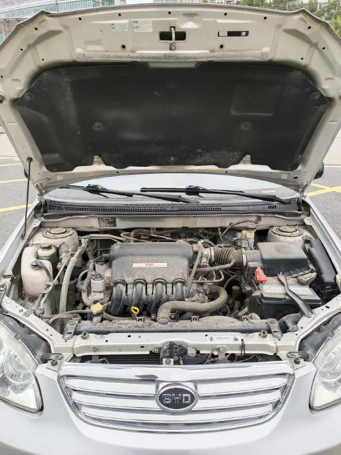 2013 FAW Vita V5 1.5L 102HP L4 5MT,autocango,china used car exporter,china ev exporter,chinese used car exporter,chinese used ev exporter