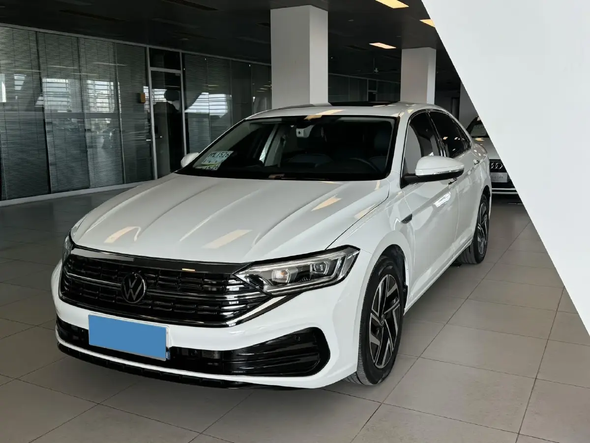 2023 Volkswagen Sagitar 1.5T 160HP L4 7DCT