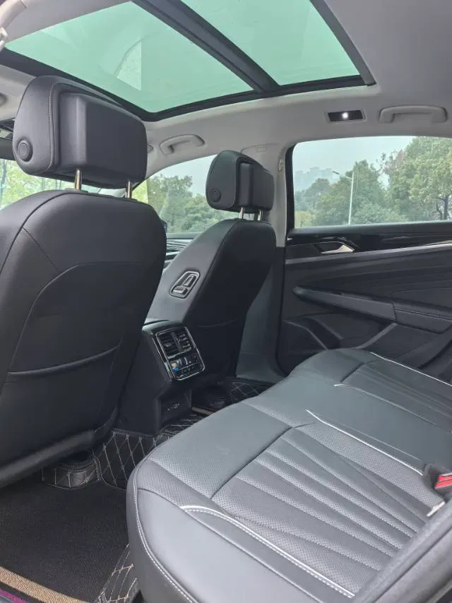 2024 Volkswagen Passat 2.0T 186HP L4 7DCT,autocango,china used car exporter,china ev exporter,chinese used car exporter,chinese used ev exporter