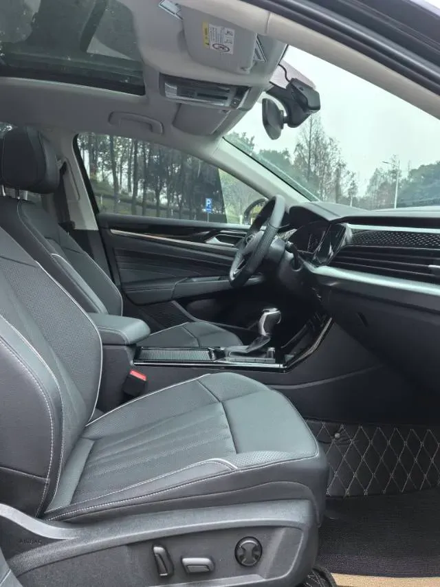 2024 Volkswagen Passat 2.0T 186HP L4 7DCT,autocango,china used car exporter,china ev exporter,chinese used car exporter,chinese used ev exporter