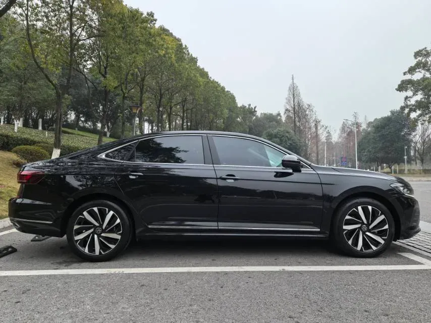2024 Volkswagen Passat 2.0T 186HP L4 7DCT,autocango,china used car exporter,china ev exporter,chinese used car exporter,chinese used ev exporter