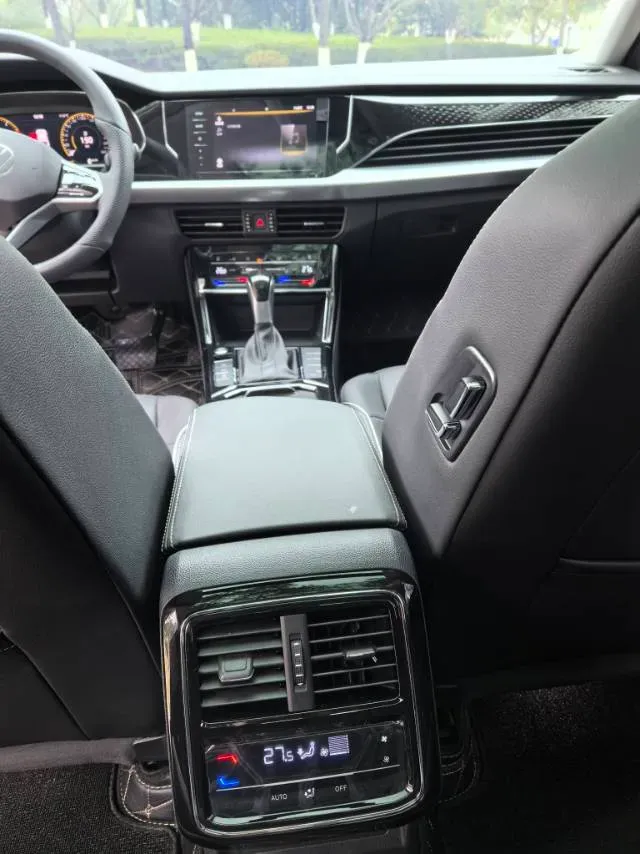 2024 Volkswagen Passat 2.0T 186HP L4 7DCT,autocango,china used car exporter,china ev exporter,chinese used car exporter,chinese used ev exporter