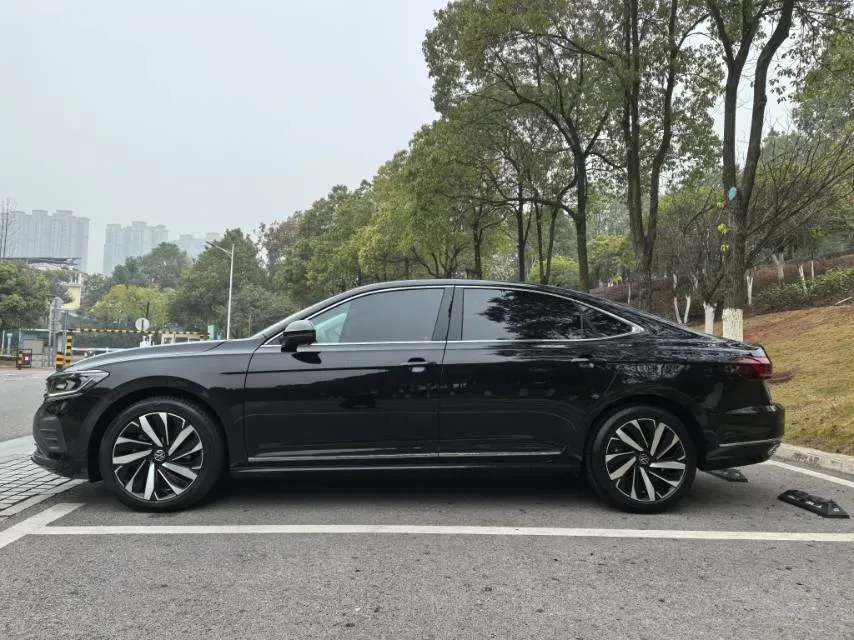 2024 Volkswagen Passat 2.0T 186HP L4 7DCT,autocango,china used car exporter,china ev exporter,chinese used car exporter,chinese used ev exporter