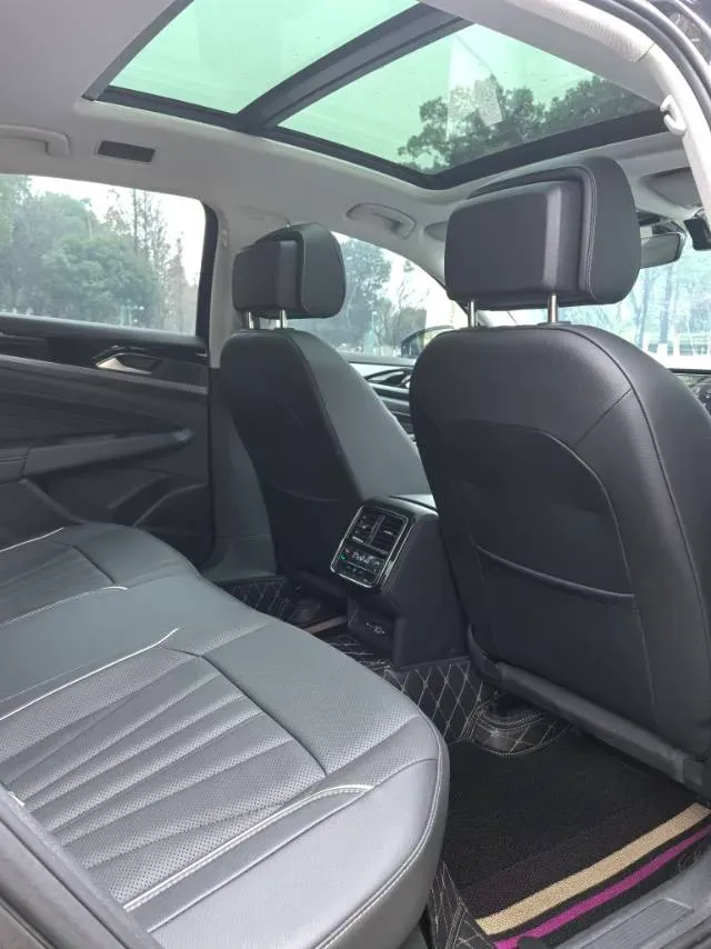 2024 Volkswagen Passat 2.0T 186HP L4 7DCT,autocango,china used car exporter,china ev exporter,chinese used car exporter,chinese used ev exporter