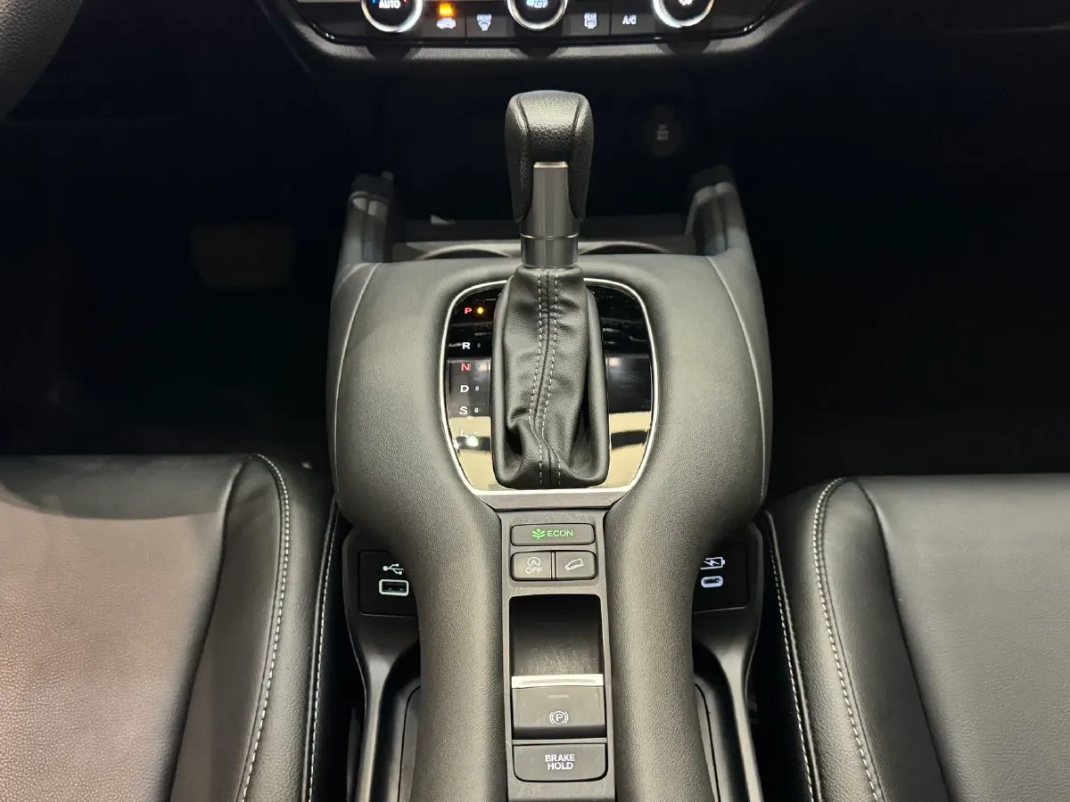 2022 Honda ZR-V 1.5T 182HP L4 CVT,autocango,china used car exporter,china ev exporter,chinese used car exporter,chinese used ev exporter