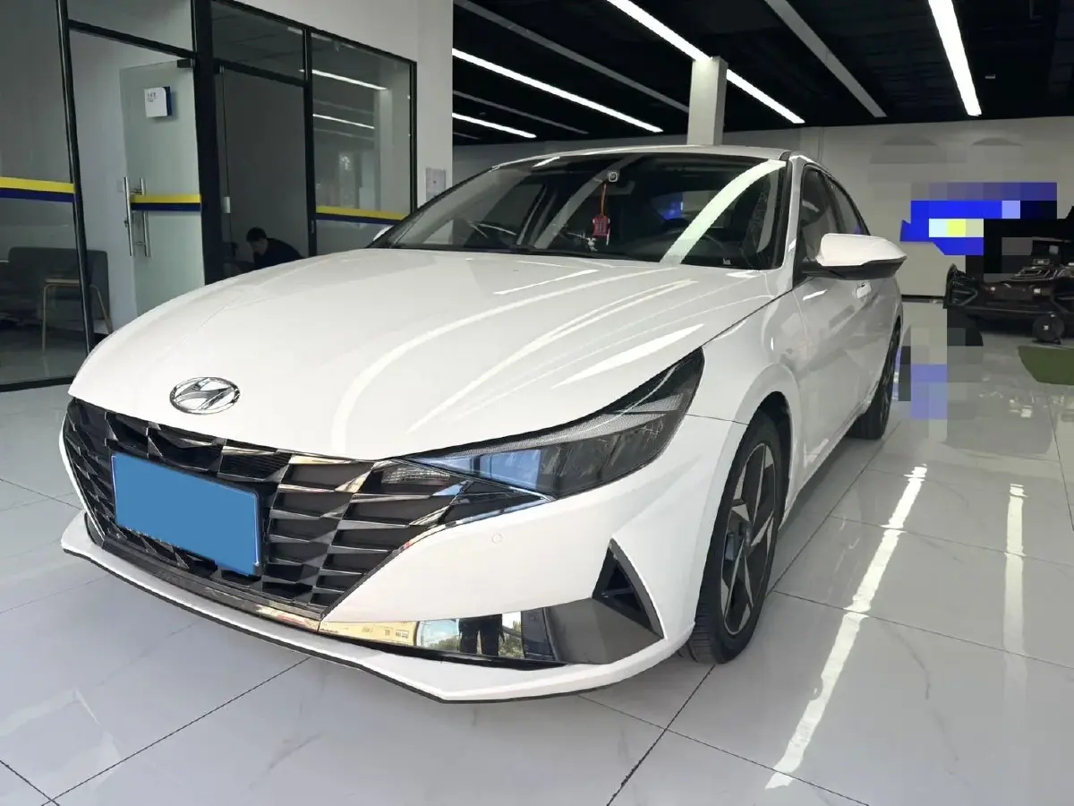 2023 Hyundai Elantra 1.5L 115HP L4 CVT