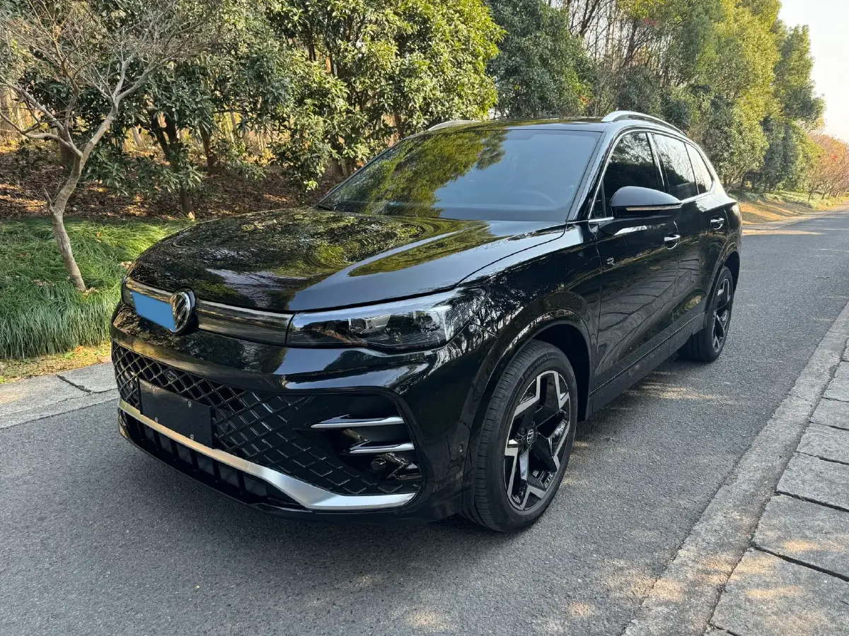 2024 Volkswagen Tiguan L 2.0T 186HP L4 7DCT