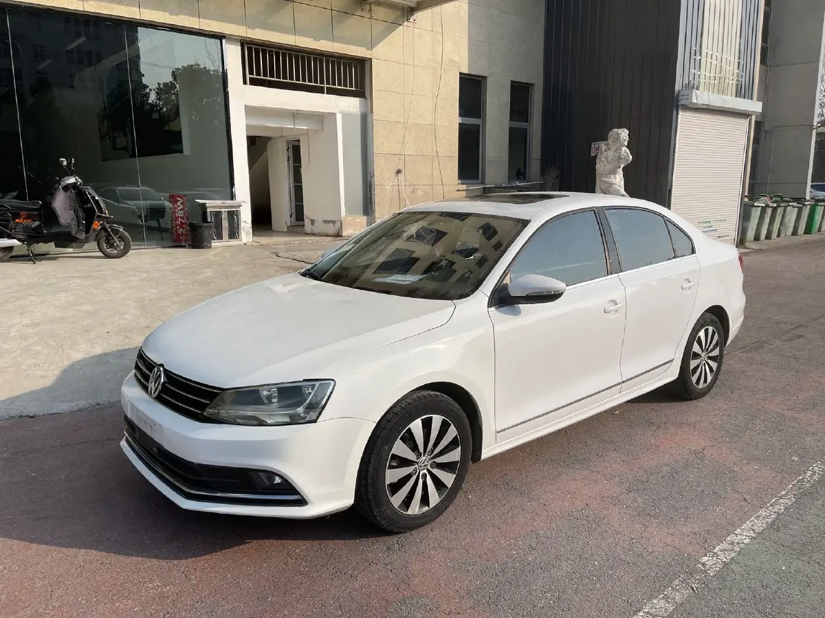 2017 Volkswagen Sagitar 1.6L 110HP L4 6AT