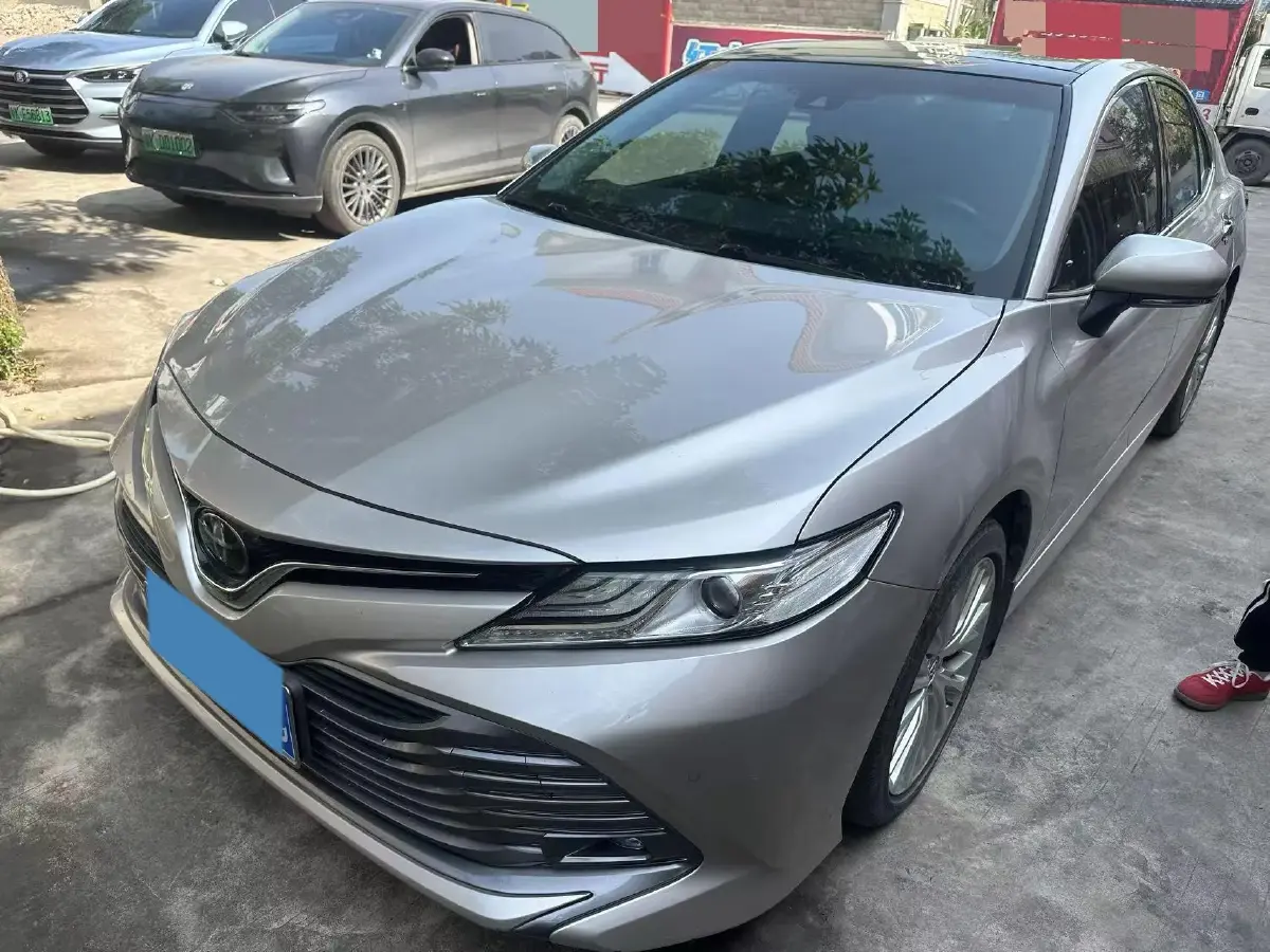 2019 Toyota Camry 2.5L 209HP L4 8AT