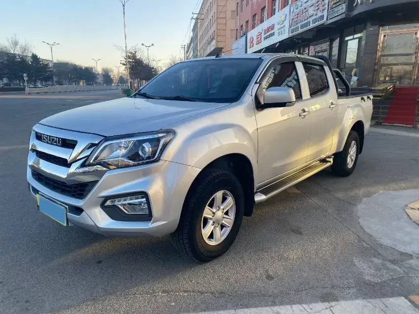 2022 Isuzu RE-MAX Jim 2.8T 120HP L4 5MT